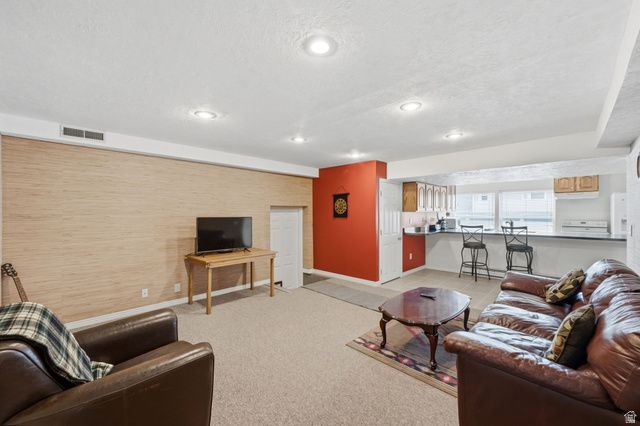 563 N 220 E, Centerville, UT 84014