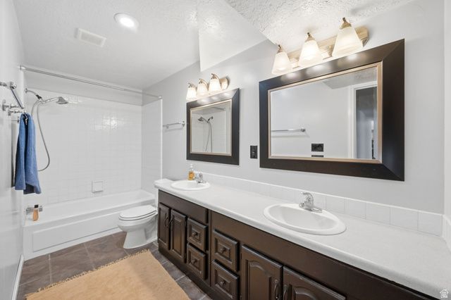 563 N 220 E, Centerville, UT 84014