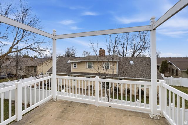 563 N 220 E, Centerville, UT 84014