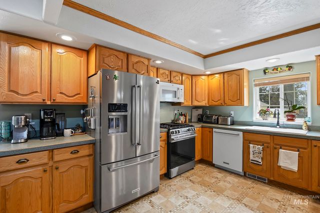 704 E Avenue D, Jerome, ID 83338