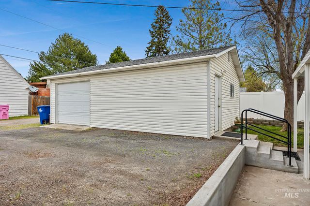 704 E Avenue D, Jerome, ID 83338