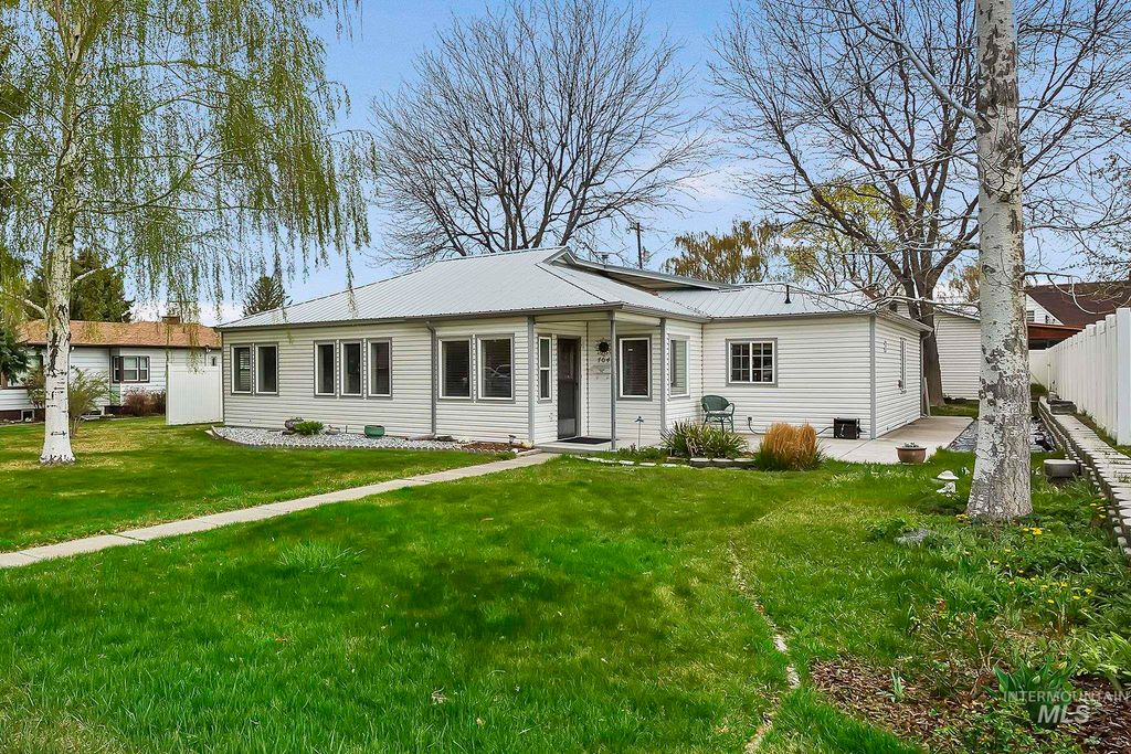704 E Avenue D, Jerome, ID 83338
