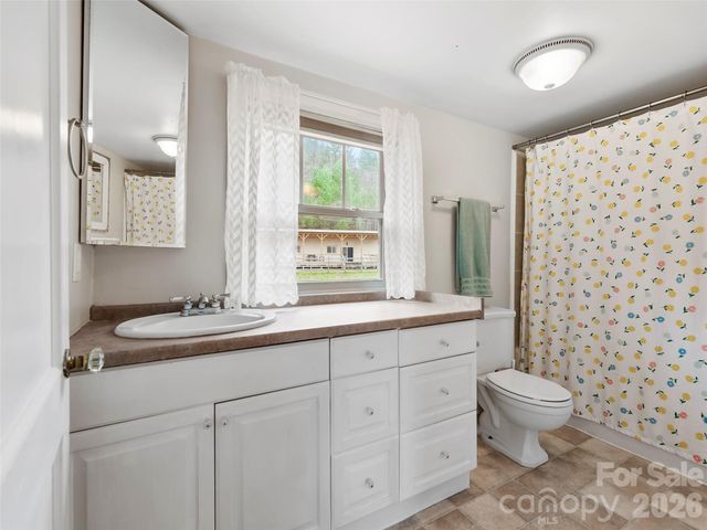 58 Guntertown Road, Marshall, NC 28753