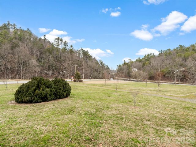 58 Guntertown Road, Marshall, NC 28753