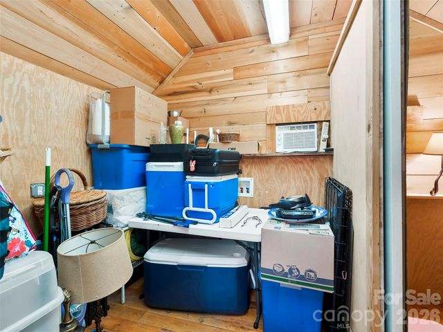 58 Guntertown Road, Marshall, NC 28753