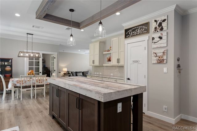 2220 N Donovan Avenue, Crystal River, FL 34428