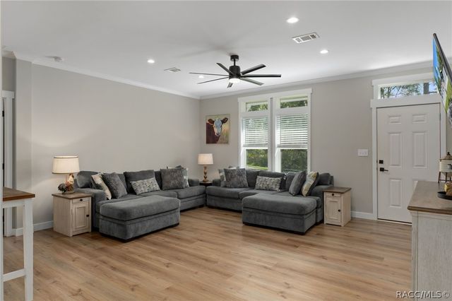 2220 N Donovan Avenue, Crystal River, FL 34428