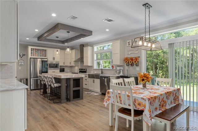 2220 N Donovan Avenue, Crystal River, FL 34428
