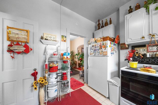 208 S Walts Ave, Sioux Falls, SD 57104