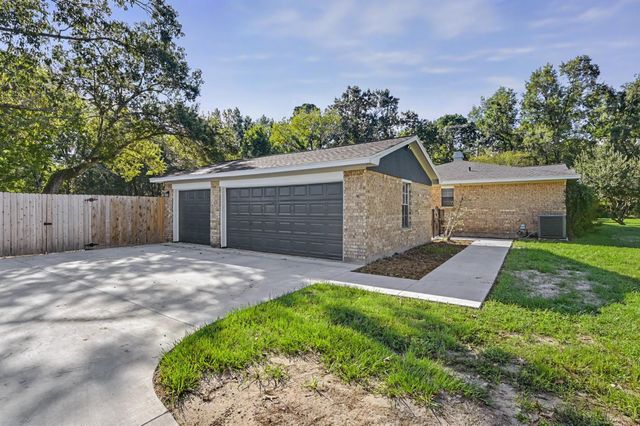 17005 White Birch Lane, Conroe, TX 77385