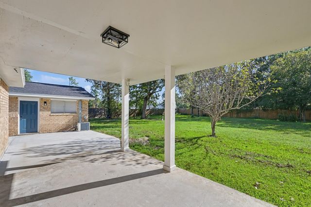 17005 White Birch Lane, Conroe, TX 77385