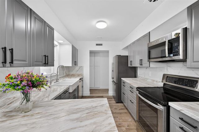 7990 42ND STREET N, Pinellas Park, FL 33781