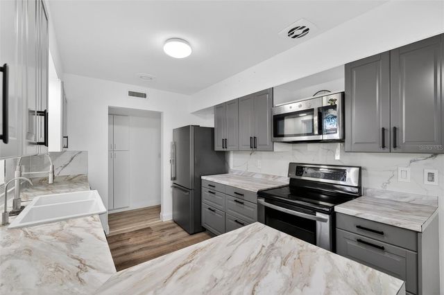 7990 42ND STREET N, Pinellas Park, FL 33781