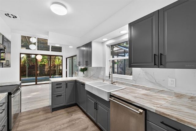 7990 42ND STREET N, Pinellas Park, FL 33781