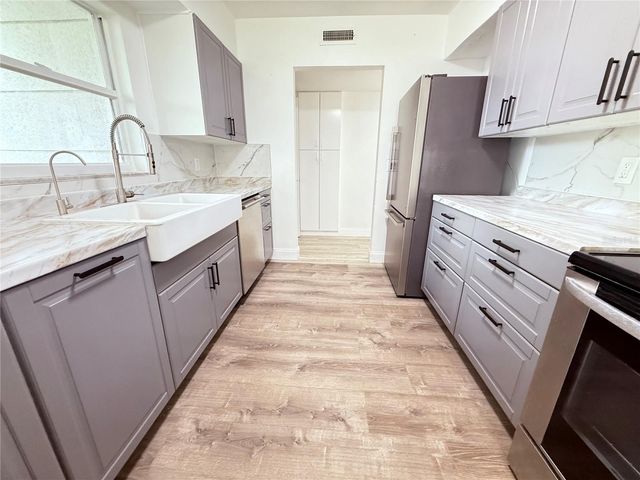 7990 42ND STREET N, Pinellas Park, FL 33781