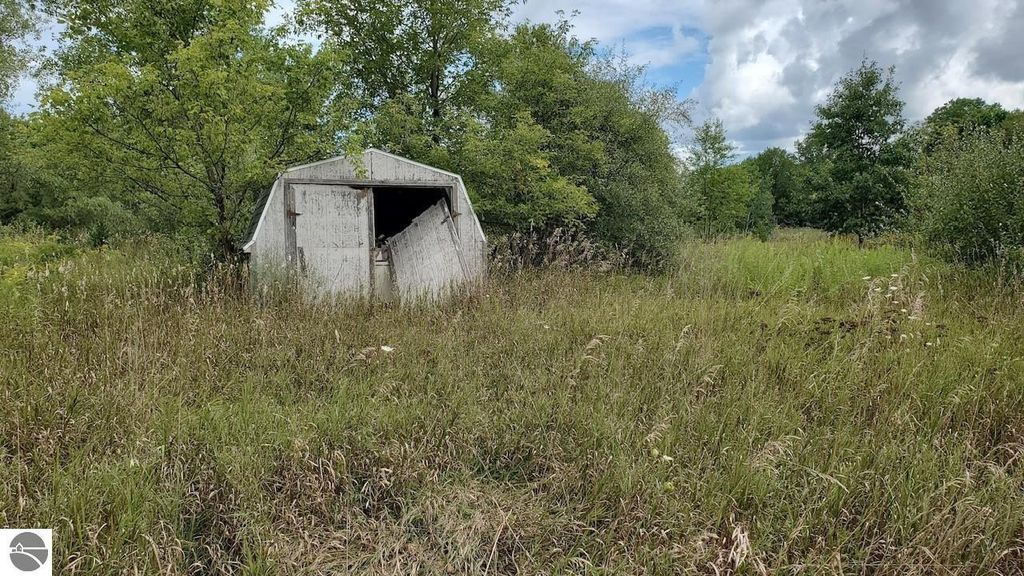 Image 1 of property listing at 2791 E Remick Road, Shepherd, MI 48883