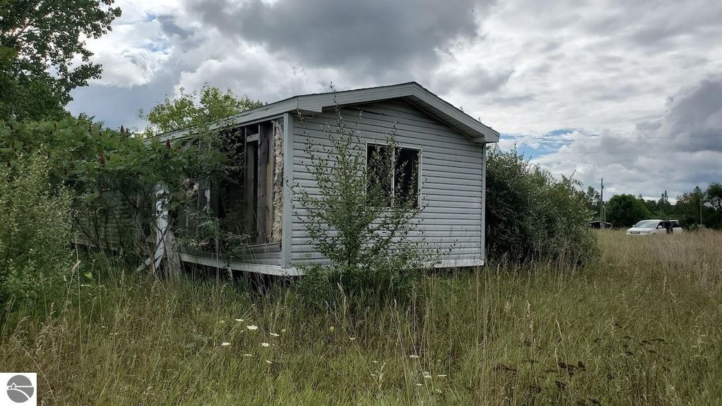 Image 11 of property listing at 2791 E Remick Road, Shepherd, MI 48883