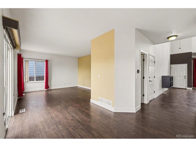 9737 Eagle Creek Pkwy, Commerce City, CO 80022