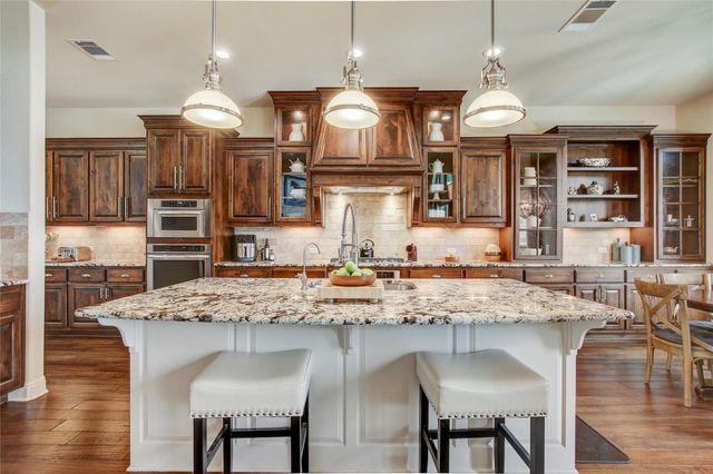 9028 Eagle Vista CT, Austin, TX 78738