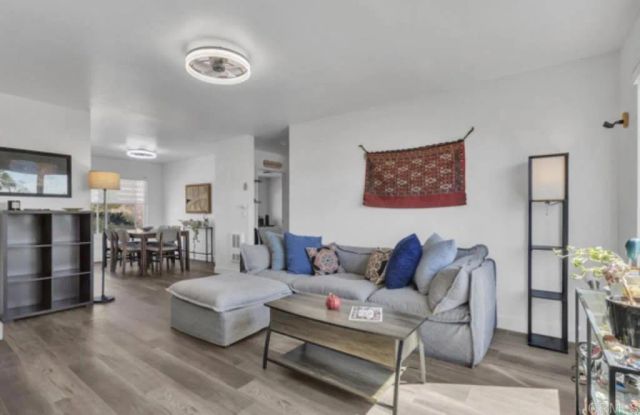 1679 Pentecost Way 6, San Diego, CA 92105