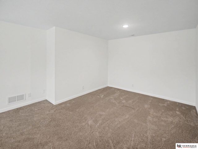 21053 Madison Street, Elkhorn, NE 68022