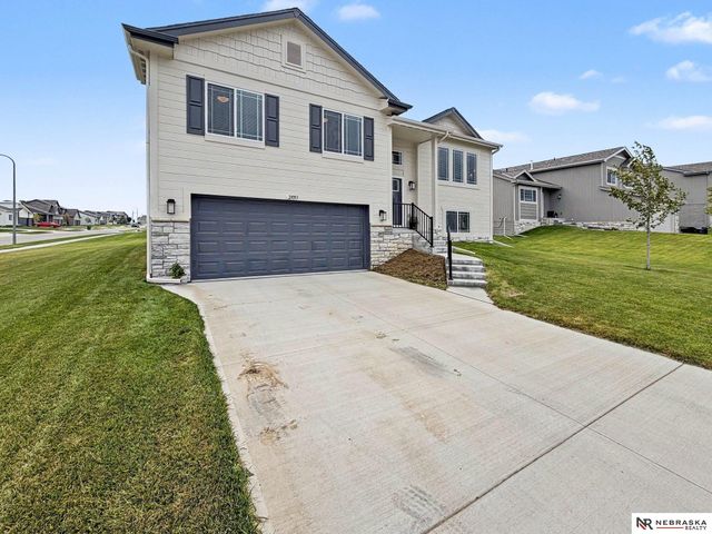 21053 Madison Street, Elkhorn, NE 68022