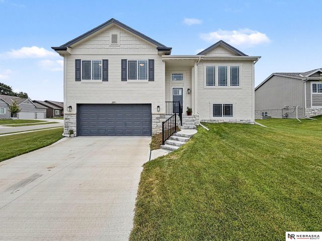 21053 Madison Street, Elkhorn, NE 68022