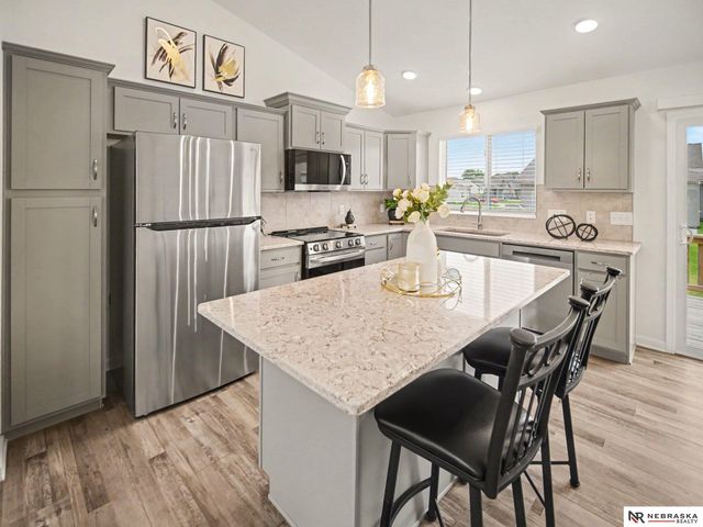 21053 Madison Street, Elkhorn, NE 68022