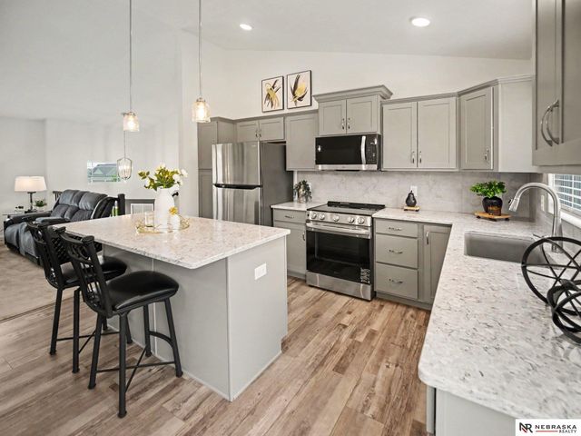 21053 Madison Street, Elkhorn, NE 68022