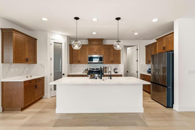 2160 Enchantment Dr, Manteca, CA 95337