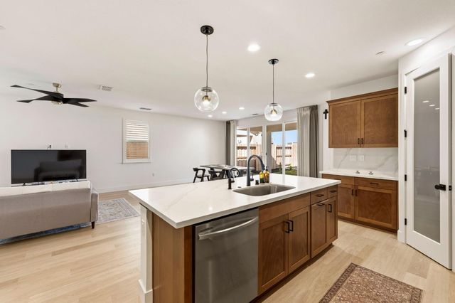 2160 Enchantment Dr, Manteca, CA 95337