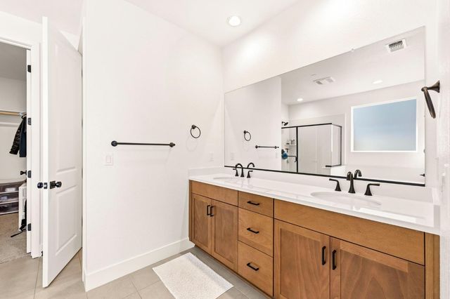 2160 Enchantment Dr, Manteca, CA 95337