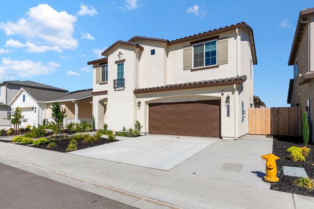 2160 Enchantment Dr, Manteca, CA 95337