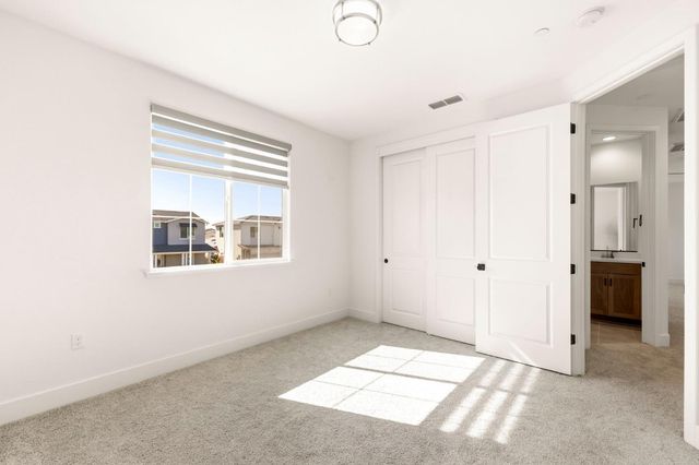 2160 Enchantment Dr, Manteca, CA 95337