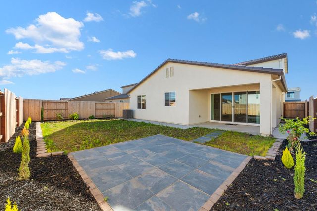 2160 Enchantment Dr, Manteca, CA 95337