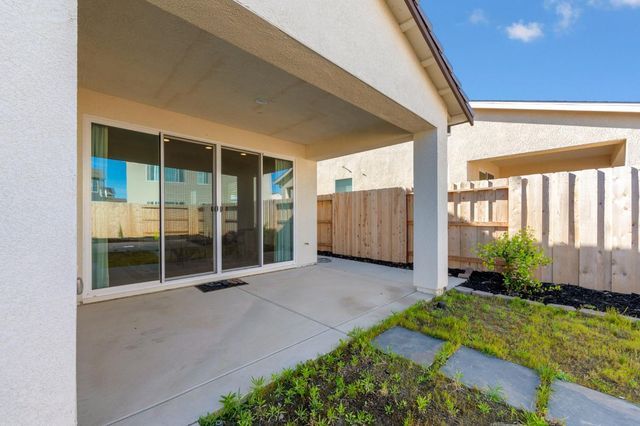 2160 Enchantment Dr, Manteca, CA 95337