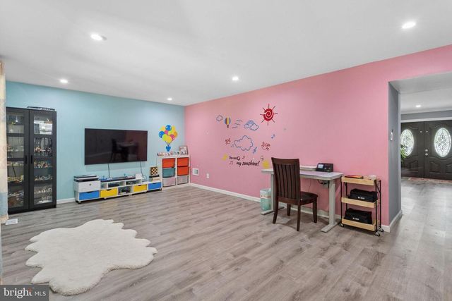 252 SANDRINGHAM RD, Cherry Hill, NJ 08003
