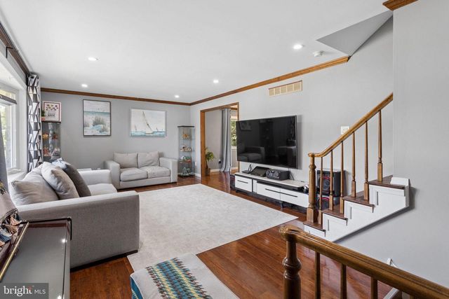 252 SANDRINGHAM RD, Cherry Hill, NJ 08003