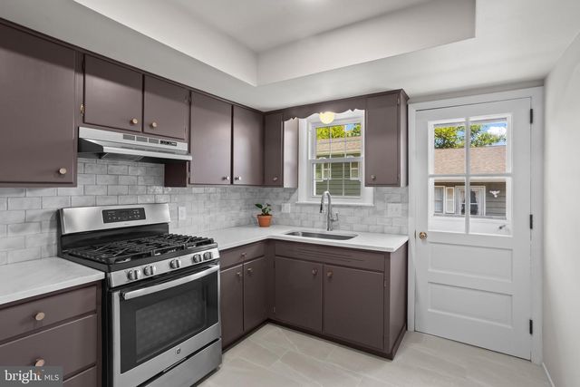 514 GOLDEN ST, Lititz, PA 17543