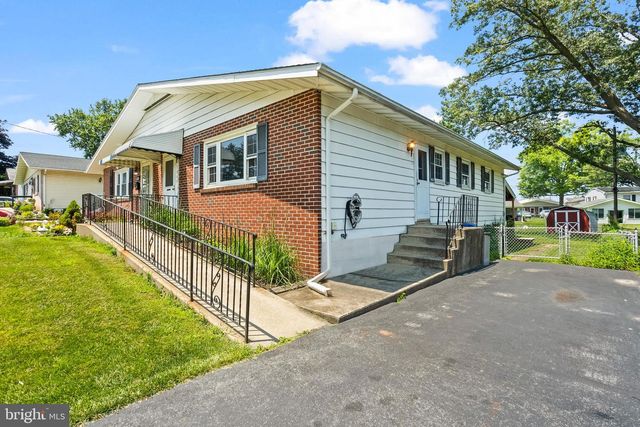 514 GOLDEN ST, Lititz, PA 17543