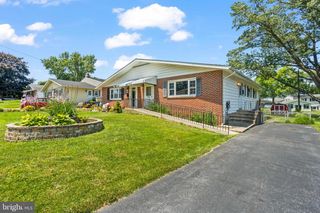 514 GOLDEN ST, Lititz, PA 17543
