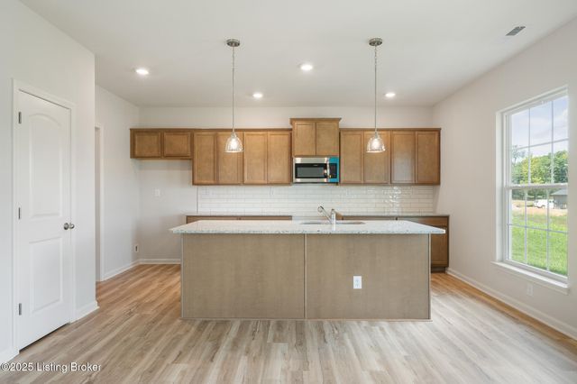 7819 Copper Drift Way, Louisville, KY 40291