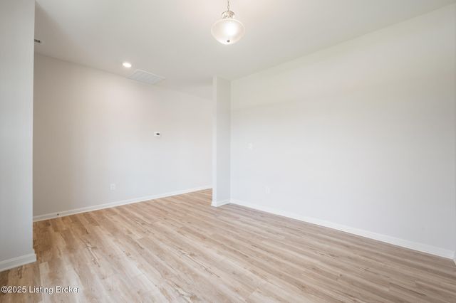 7819 Copper Drift Way, Louisville, KY 40291