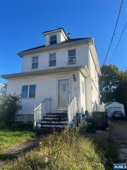 22 W Central, Bergenfield, NJ 07661