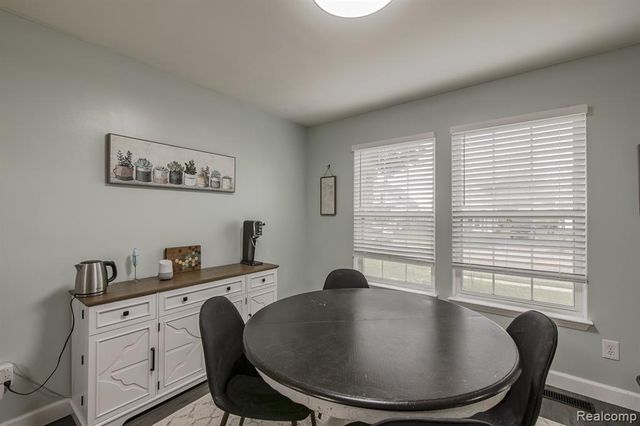 216 W Flint Street, Lake Orion, MI 48362