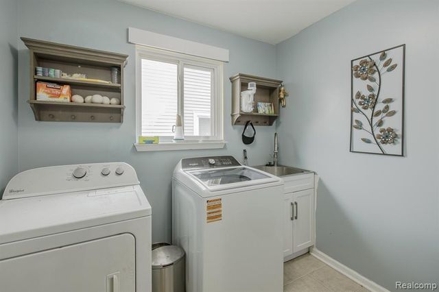 216 W Flint Street, Lake Orion, MI 48362