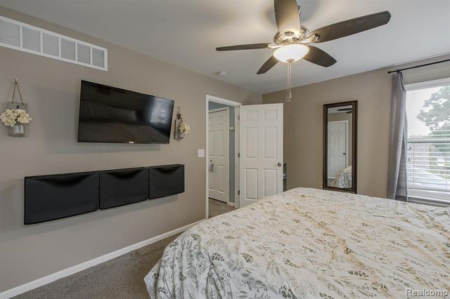 216 W Flint Street, Lake Orion, MI 48362