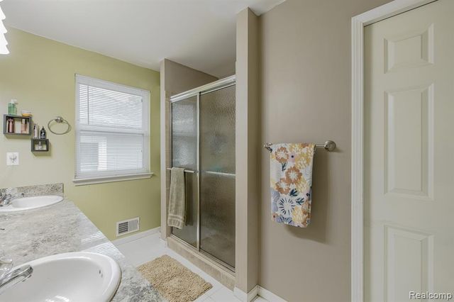 216 W Flint Street, Lake Orion, MI 48362
