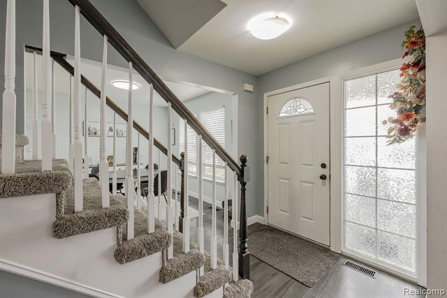 216 W Flint Street, Lake Orion, MI 48362