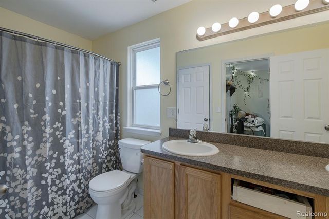 216 W Flint Street, Lake Orion, MI 48362